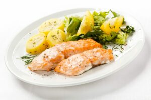 Salmão Com Molho de Mel e Batata